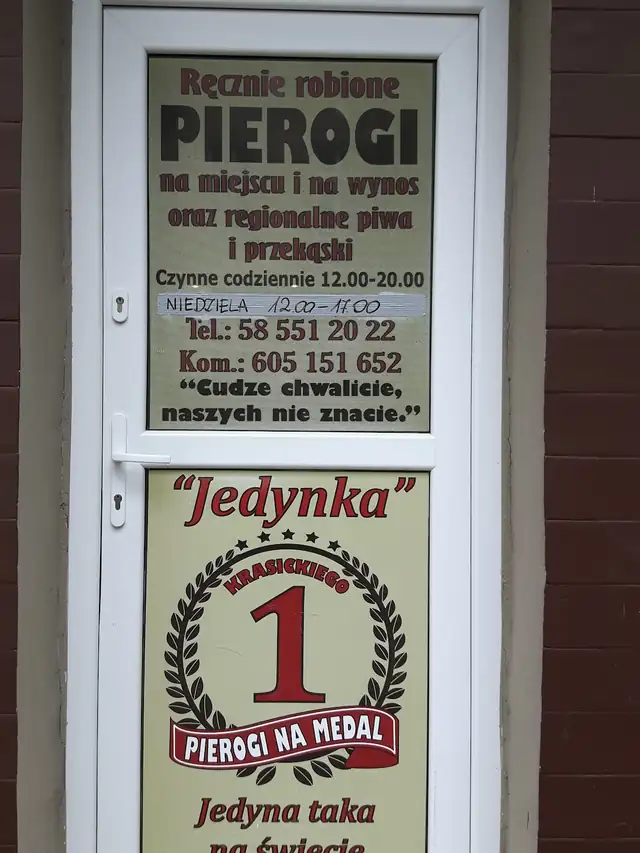 Szyld na drzwiach